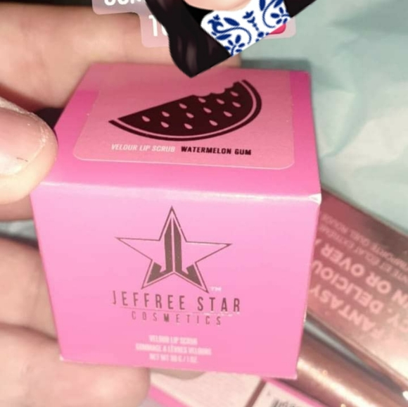 Jeffree star lip scrub - Picture 2 of 2